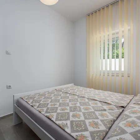 Apartment Vedran With Pool, Near Porec