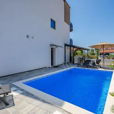 Vedran With Pool, Near Porec *