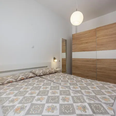 Apartment Vedran With Pool, Near Porec *