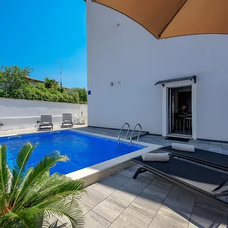 Apartment Vedran With Pool, Near Porec *
