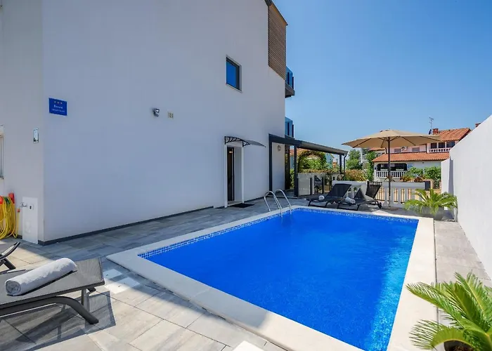 Vedran With Pool, Near Porec *