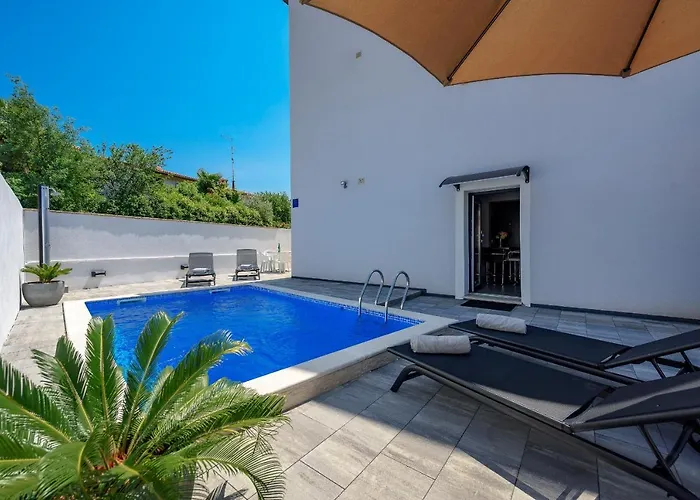 아파트 Vedran With Pool, Near Porec *